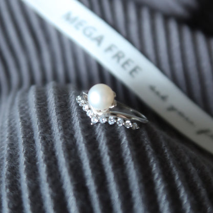 Little Crown Akoya Pearl Ring