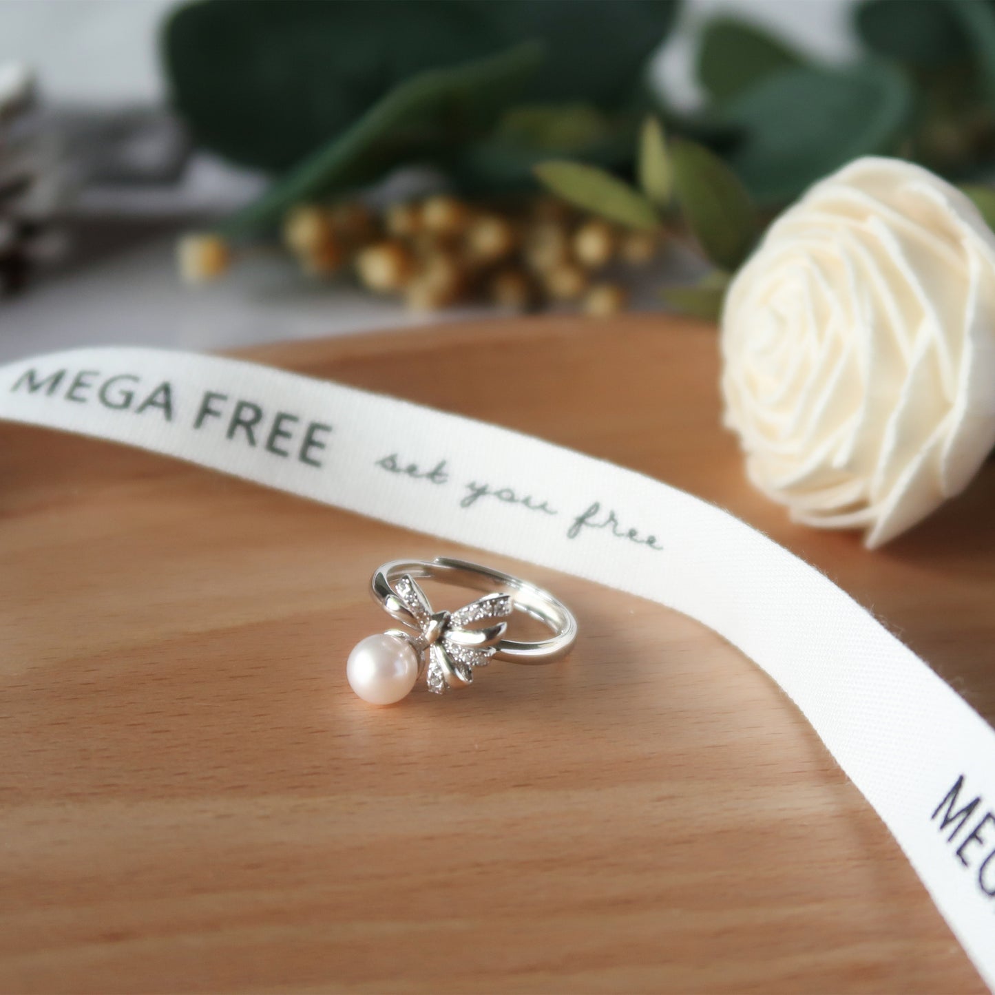 Ballet Ribbon Akoya Pearl Ring