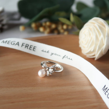 Ballet Ribbon Akoya Pearl Ring