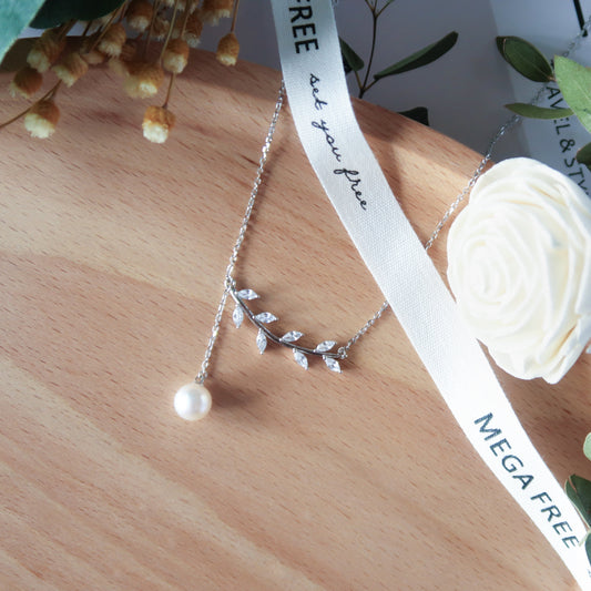 Leaf Akoya Pearl Necklace