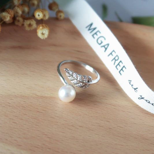 Leaf Akoya Pearl Ring